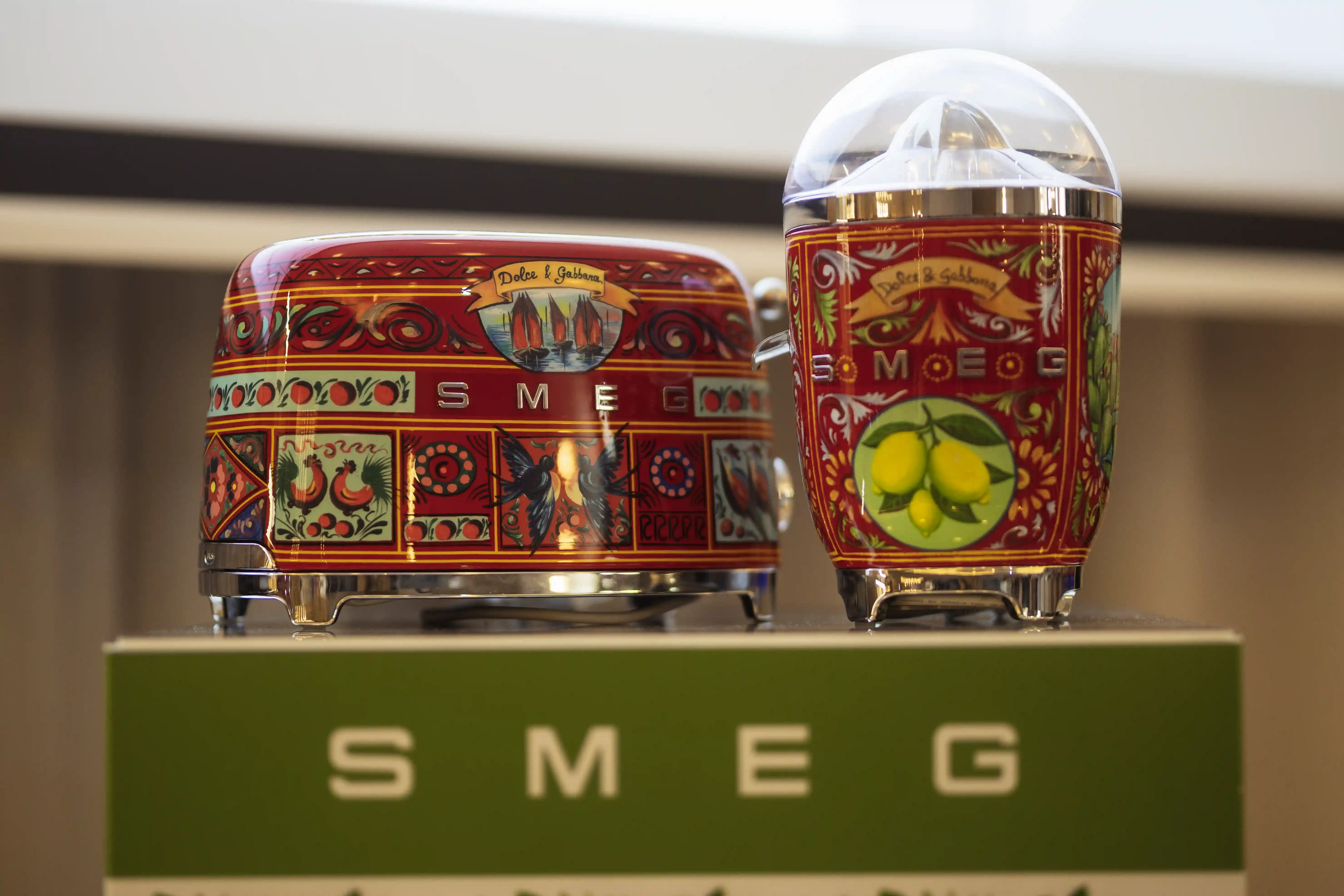 Toster i wyciskarka do cytrusów SMEG z kolekcji Dolce & Gabbana